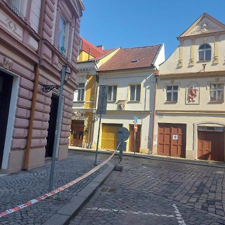 Hradec Králové Apartman V Centru Na Velkem Namesti מראה חיצוני תמונה